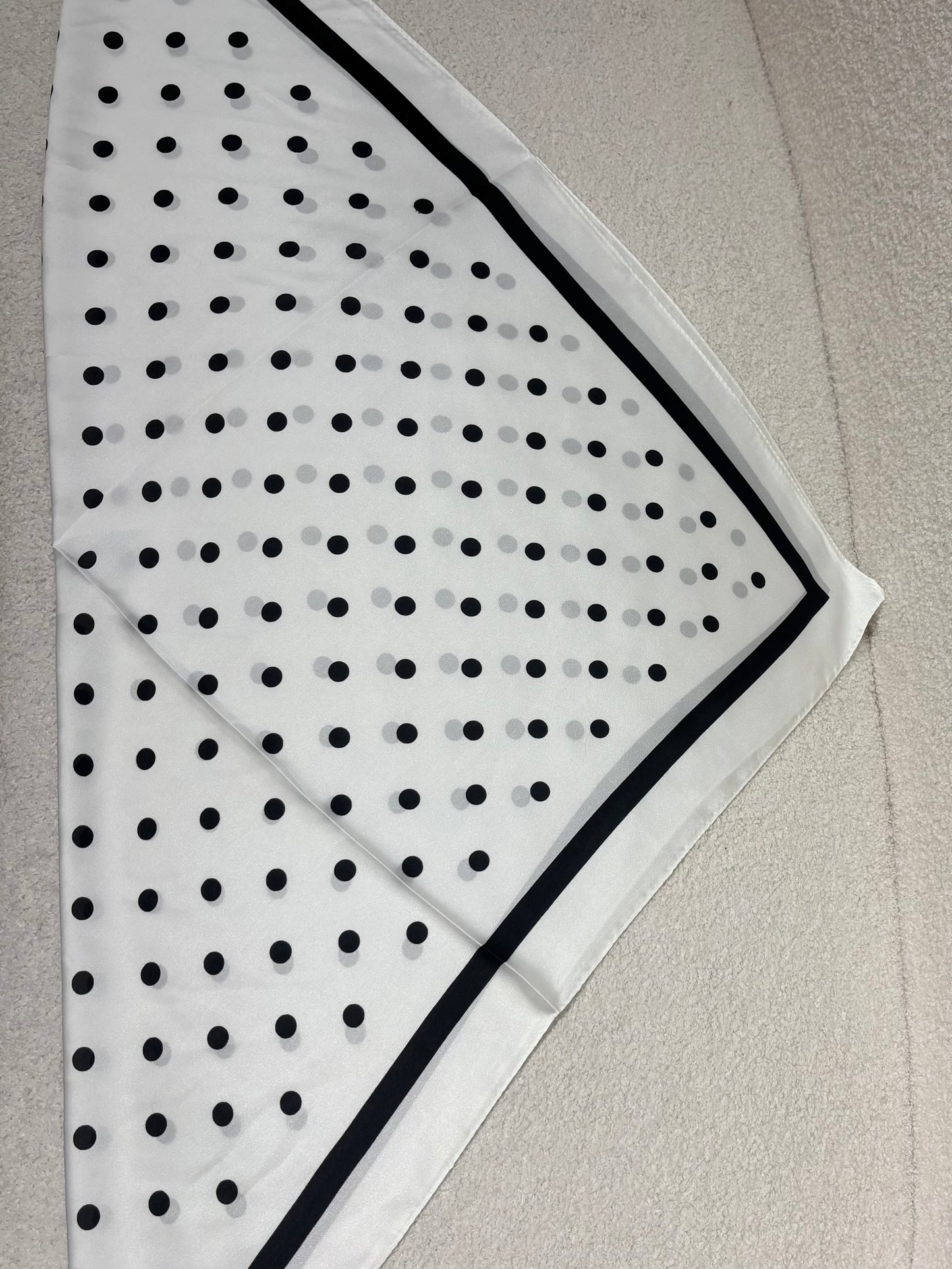 Foulard CARRE blanc à pois