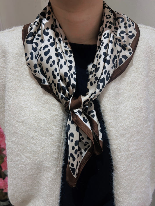 Foulard CARRE léopard
