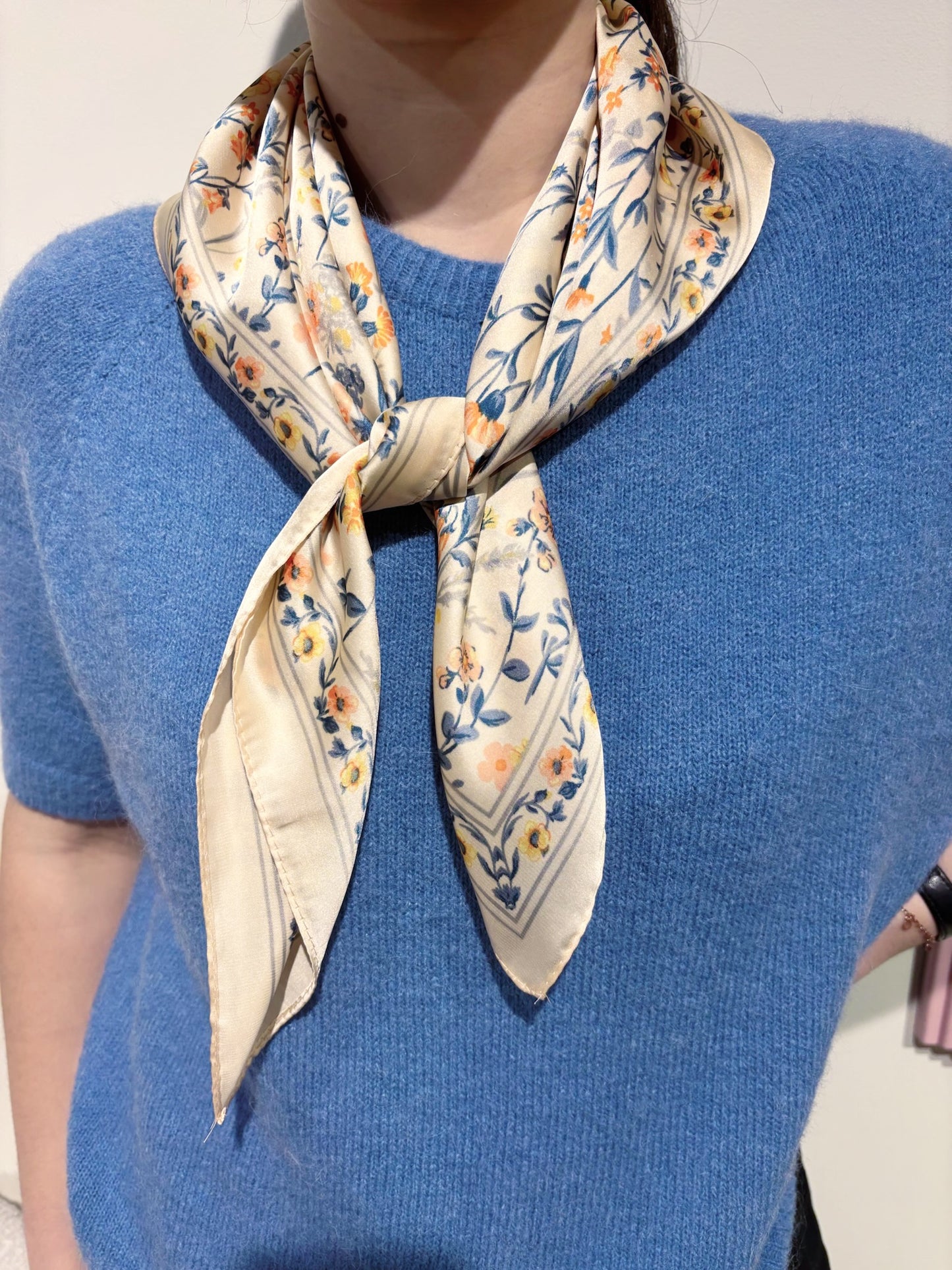 Foulard CARRE motifs liberty jaune