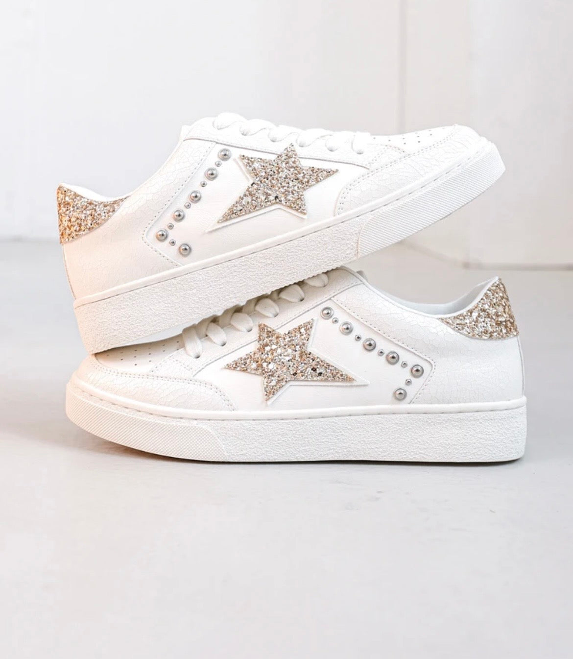 Baskets STELLA clous dorés