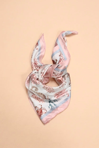 Foulard CARRE rose motifs de la mer