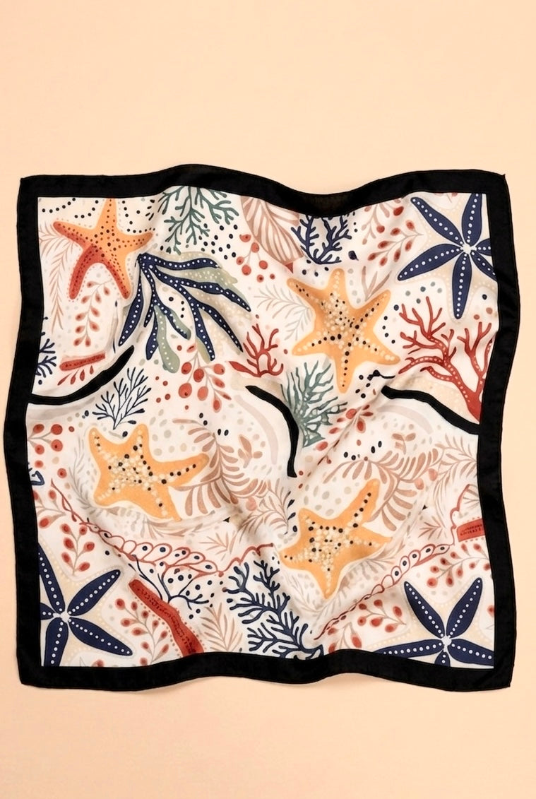 Foulard CARRE noir motifs étoile de mer