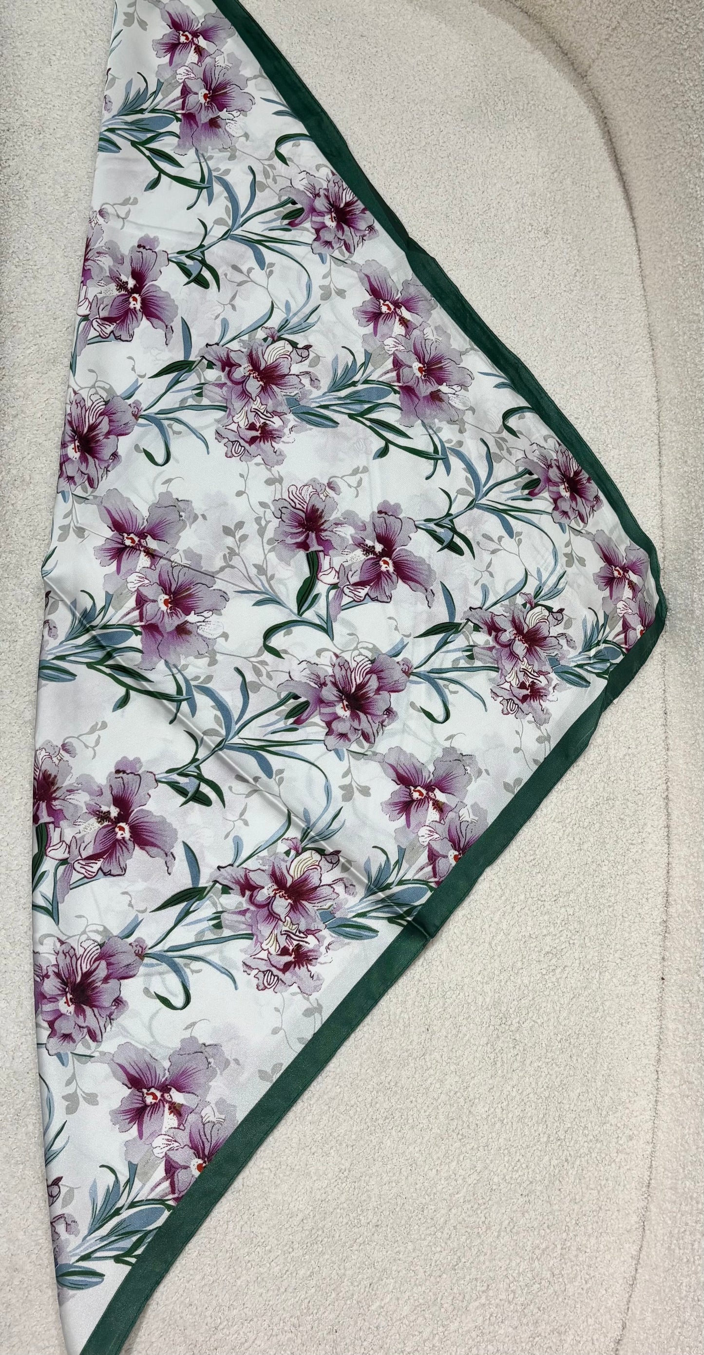 Foulard CARRE motifs fleurs