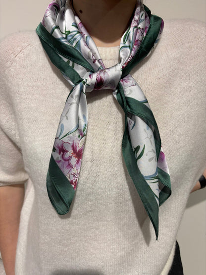 Foulard CARRE motifs fleurs