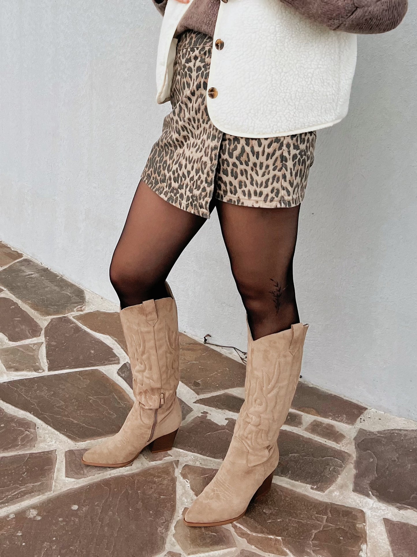 Jupe short jean léopard